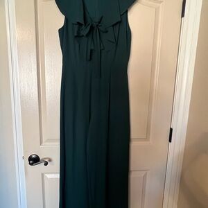 Elegant Green Sleeveless Jumpsuit .